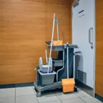 wózki do sprzątania z mopem